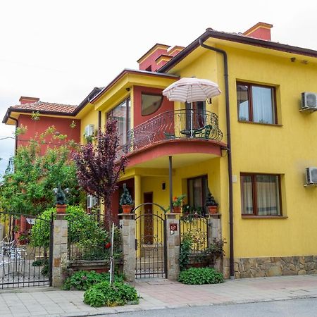 Family Hotel Kavrakovi Pavel Banya Esterno foto