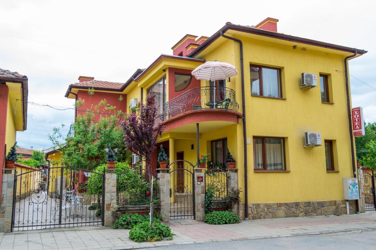 Family Hotel Kavrakovi Pavel Banya Esterno foto